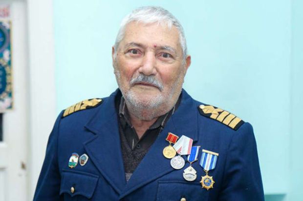 Bakıda gəlinini güllələyən kişi tanınmış şəxs imiş:  Xəstəxanada öldü  Bakıda gəlinini güllələyən kişi tanınmış şəxs imiş:  Xəstəxanada öldü