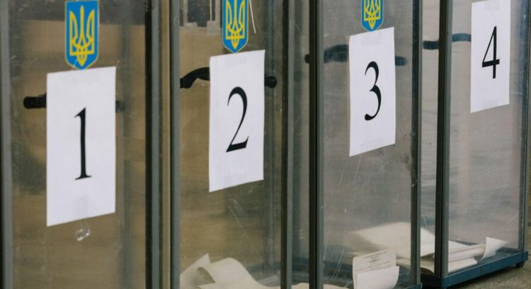 Ukrayna seçkilərdə səs vermək hüququ olan seçicilərinin yarısını itirib