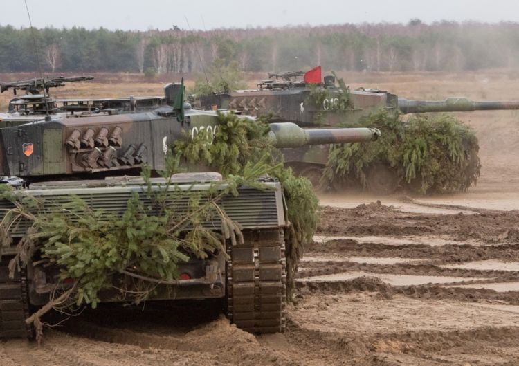 Peskov Belarus sərhədini tanklarla möhkəmləndirən Polşaya:  "Gərginlik üçün addımdır"