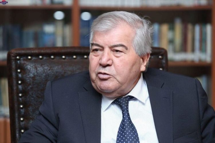 Sabir Rüstəmxanlı deputatların ailə üzvlərinə yeni imtiyaz verilməsini təklif edir Sabir Rüstəmxanlı deputatların ailə üzvlərinə yeni imtiyaz verilməsini təklif edir
