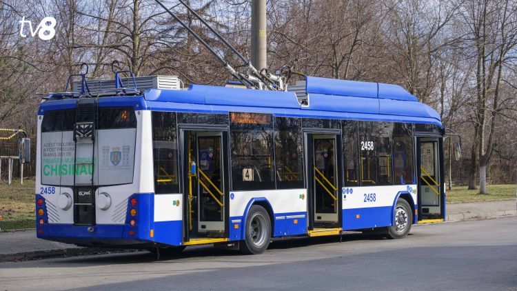 Moldovada qız trolleybusda rus dilinə görə dava salıb
