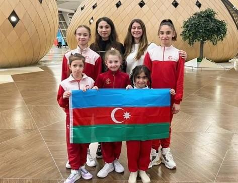 Balaca gimnastlarımız Londona yola düşüblər Balaca gimnastlarımız Londona yola düşüblər