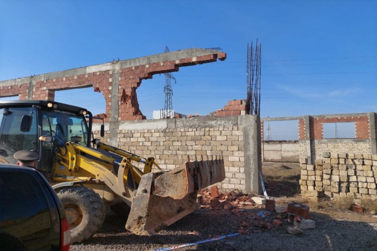 Qanunsuz tikintilərlə bağlı yeni  QADAĞA