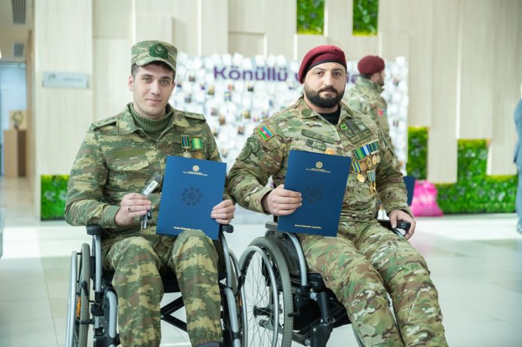 Müharibə ilə əlaqədar əlilliyi olan şəxslərə daha 50 avtomobil verilib - FOTO Müharibə ilə əlaqədar əlilliyi olan şəxslərə daha 50 avtomobil verilib - FOTO