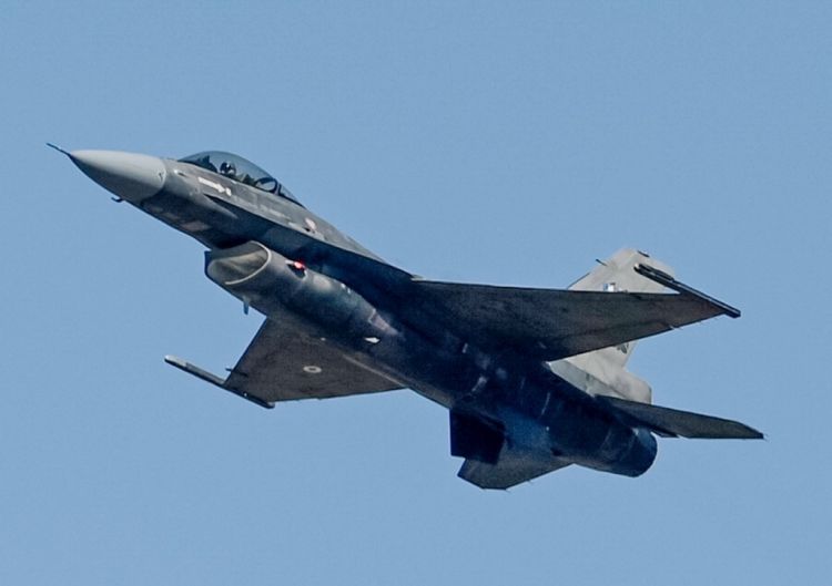 ABŞ serbləri "F-16" qırıcıları ilə qorxudacaq