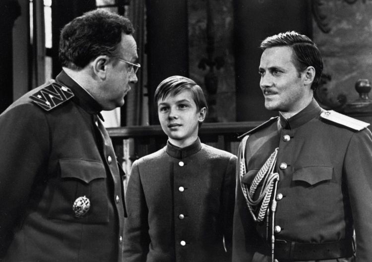 “Əlahəzrətin yavəri” filminin ssenari müəllifi vəfat edib “Əlahəzrətin yavəri” filminin ssenari müəllifi vəfat edib