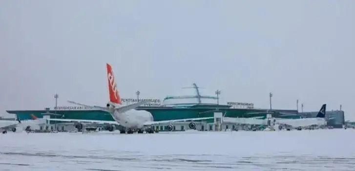Astana hava limanında qar səbəbindən 12 reys təxirə salınıb
