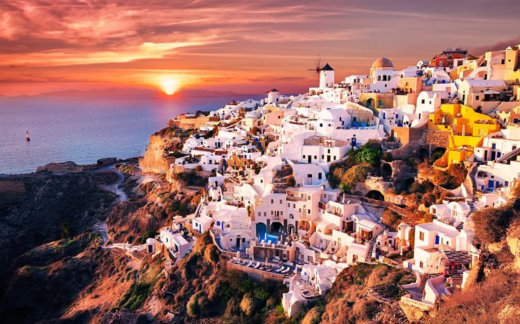 Yunanıstan turistlər üçün "iqlim" vergisi tətbiq edir
