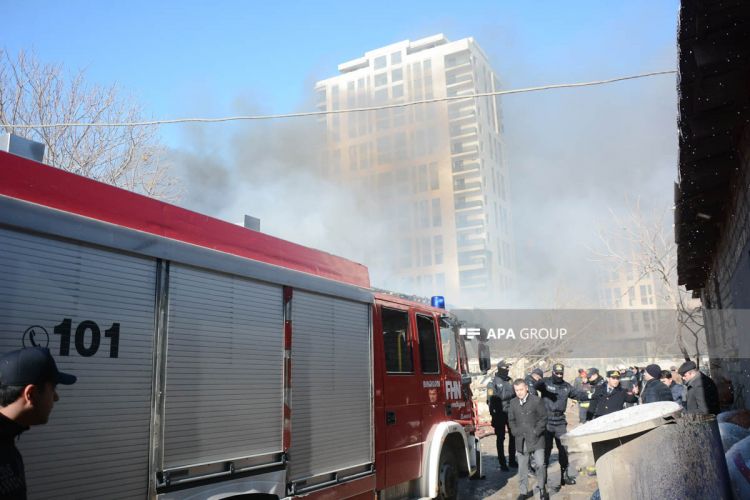 Bakıda partlayış olan sexdən 3 nəfər sağ çıxarılıb, 24 nəfər xəsarət alıb, ərazidə olanlar təxliyə edilib -  YENİLƏNİB-9 - FOTO - VİDEO Bakıda partlayış olan sexdən 3 nəfər sağ çıxarılıb, 24 nəfər xəsarət alıb, ərazidə olanlar təxliyə edilib -  YENİLƏNİB-9 - FOTO - VİDEO