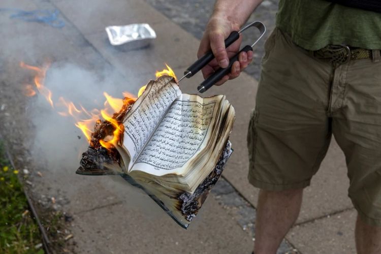 Quranın yandırılması qadağan olmadığı üçün Hollandiyada aksiyalar keçirilir