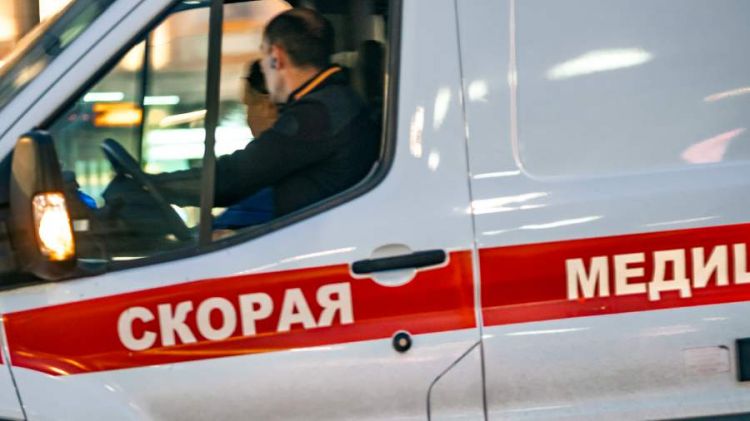 Moskvada avtomobil dayanacağa girdi, 4 nəfər xəsarət aldı - VİDEO