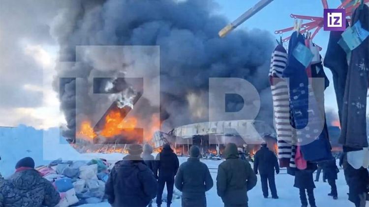 Rusiyanın Samara vilayətindəki bazarda baş verən yanğının sahəsi genişlənib -  VİDEO