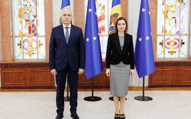 Azərbaycanlı səfir etimadnaməsini Moldova Prezidentinə təqdim edib -  FOTO
