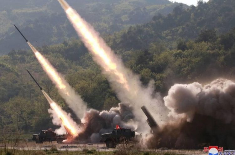 Şimali Koreya bir neçə qanadlı raket buraxıb