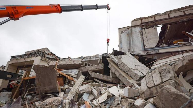 Luqanskın atəşə tutulması nəticəsində iki deputat ölüb Luqanskın atəşə tutulması nəticəsində iki deputat ölüb