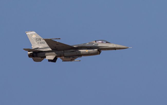 Ukrayna bu il F-16 qırıcıları ala biləcək? - Səfir  açıqladı