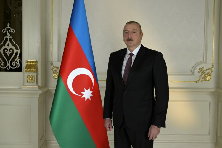 İlham Əliyev və oğlu Hərbi Hava Qüvvələrinin hərbi obyektlərində olublar İlham Əliyev və oğlu Hərbi Hava Qüvvələrinin hərbi obyektlərində olublar