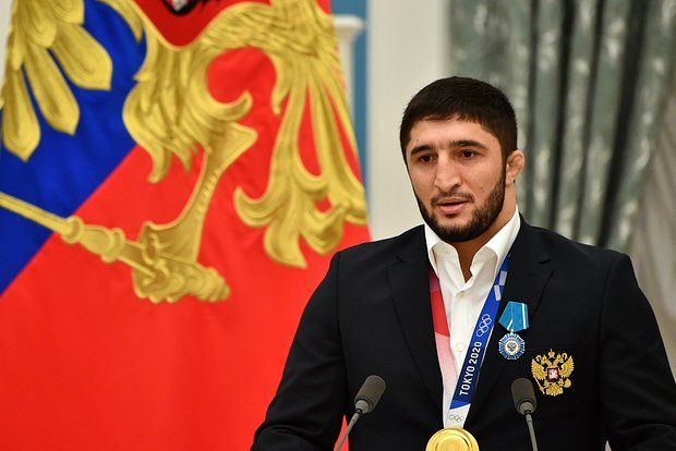 Rusiyalı güləşçi Rumıniyaya buraxılmayıb Rusiyalı güləşçi Rumıniyaya buraxılmayıb