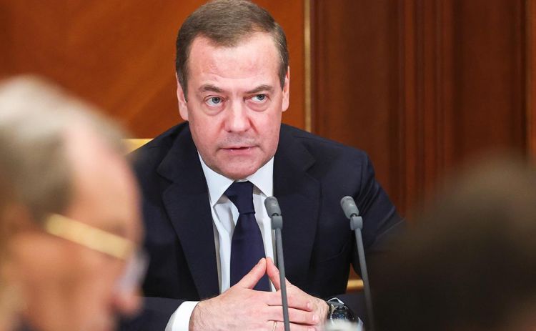 Niyə Qərb Rusiya aktivlərini bloklamağa qorxur? - Medvedev açıqladı