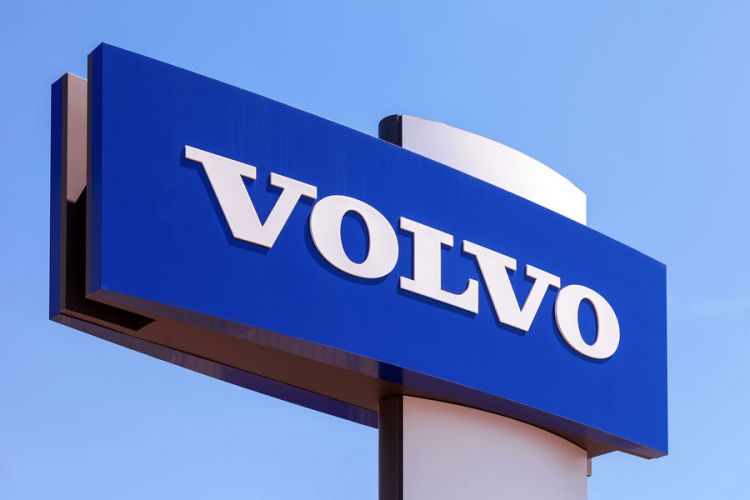 “Volvo” tıxaclarda qalmamağın üsulunu tapıb