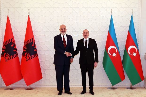 İlham Əliyevin Albaniyanın baş naziri ilə təkbətək görüşü olub - FOTO - Yenilənib İlham Əliyevin Albaniyanın baş naziri ilə təkbətək görüşü olub - FOTO - Yenilənib