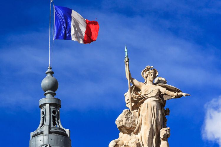 Fransa qəbul etdiyi qanunla dünyada  ilkə imza atdı