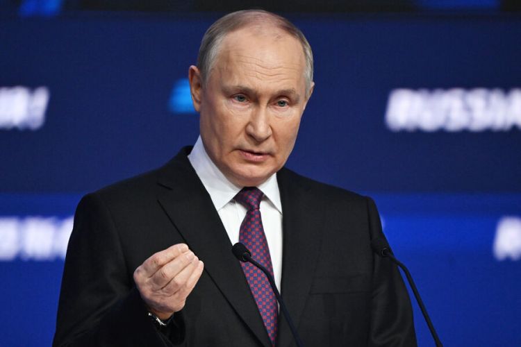 Putin xarici dil öyrənmək istəməyənlərdən danışdı