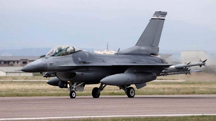 Ukraynalı pilotların Danimarkada F-16 təlimi bu səbəbdən altı ay gecikib