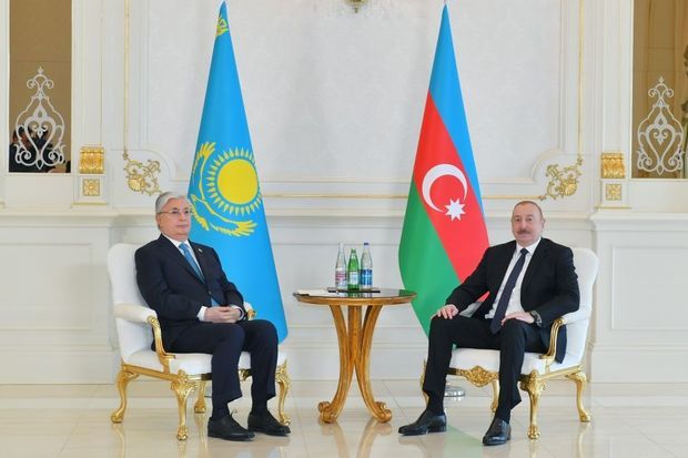 İlham Əliyevin Qazaxıstan prezidenti ilə məhdud tərkibdə görüşü olub - FOTO İlham Əliyevin Qazaxıstan prezidenti ilə məhdud tərkibdə görüşü olub - FOTO