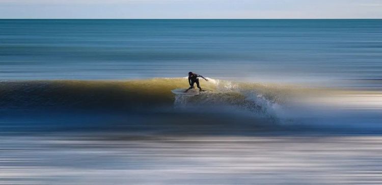 Şri-Lankada 16 yaşlı qazaxıstanlı sörf edərkən ölüb