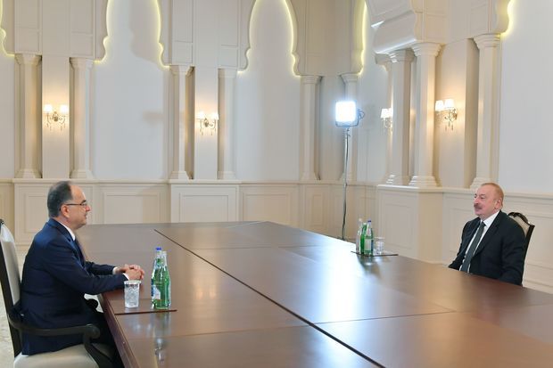 İlham Əliyev Albaniya prezidenti ilə görüşüb - FOTO - Yenilənib