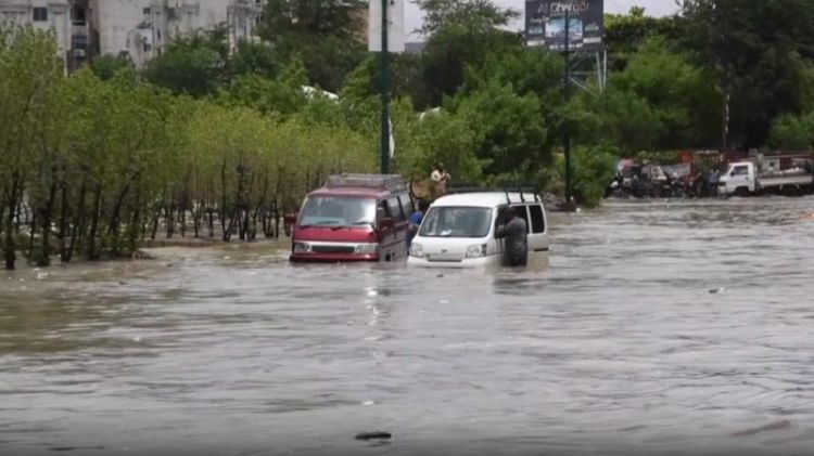 Pakistanda güclü yağış: 2 ev uçub, 10 nəfər ölüb