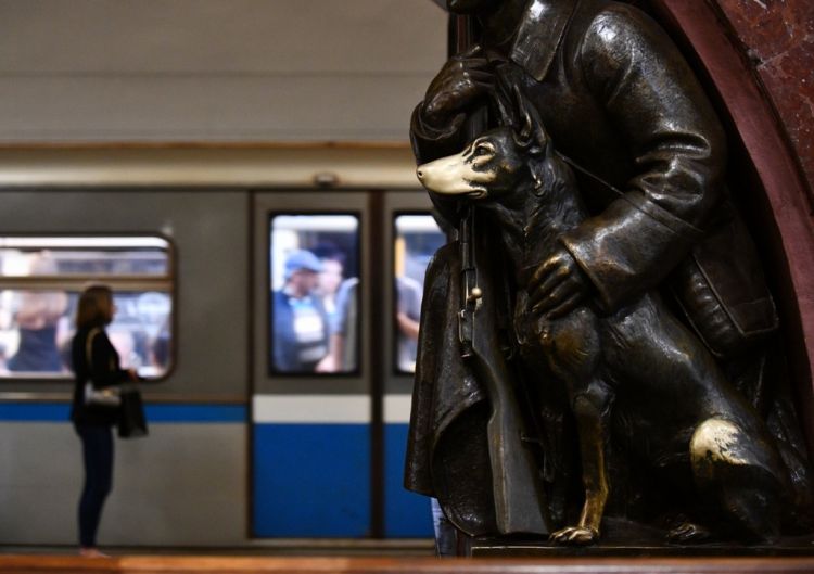Moskva metrosunun iki stansiyası işıqsız və rabitəsiz qalıb - VİDEO