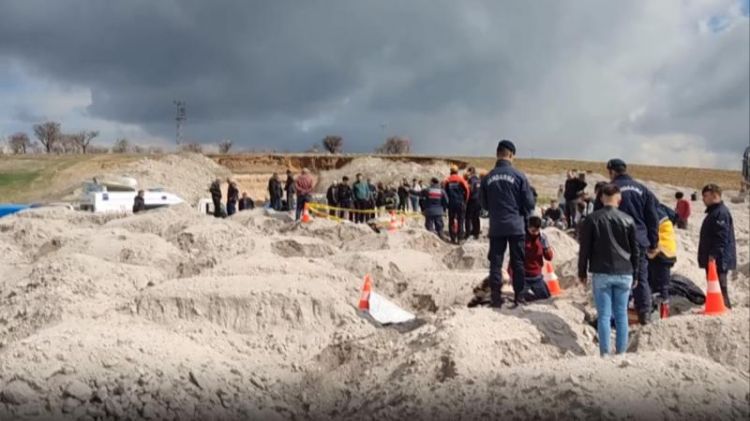 Türkiyədə yeraltı kartof anbarı çökdü:  2 ölü, 4 yaralı - VİDEO