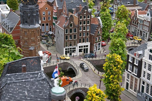 Amsterdamda turist axınına görə otellərin tikintisi qadağan edildi