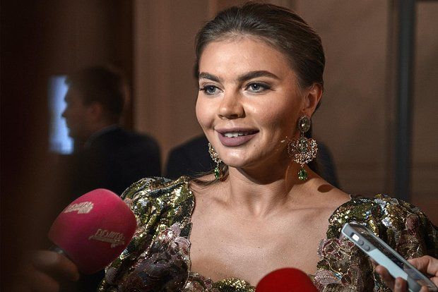 Kabayeva Putinin andiçmə mərasimini şərh edib Kabayeva Putinin andiçmə mərasimini şərh edib
