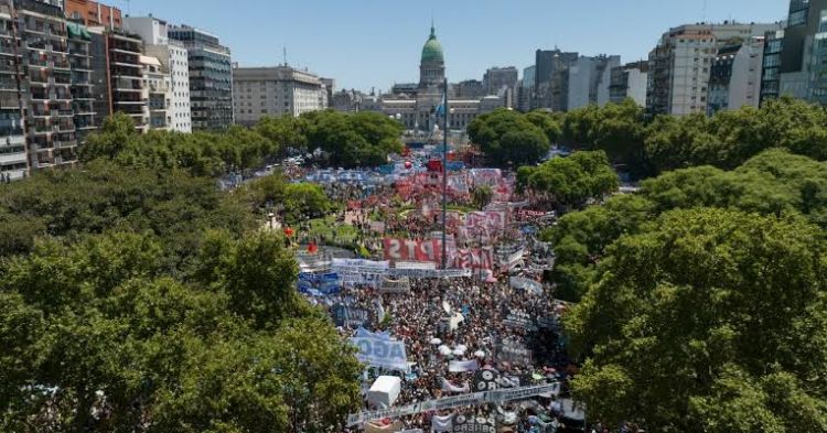 Argentinada prezident Xavyer Mlieyin islahatlarına qarşı tətil keçirilib