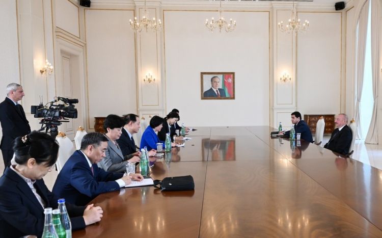 İlham Əliyev Şen Yueyueni qəbul edib - FOTO - Yenilənib İlham Əliyev Şen Yueyueni qəbul edib - FOTO - Yenilənib