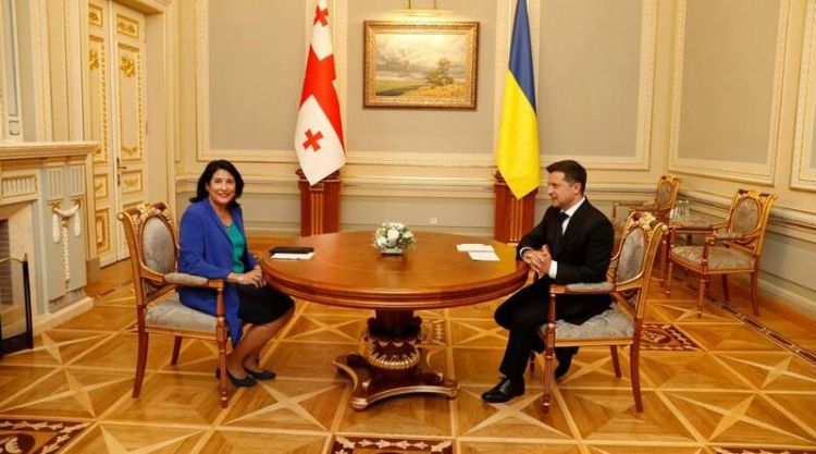Zurabişvili Zelenski ilə Gürcüstanın Avropa perspektivindən danışıb Zurabişvili Zelenski ilə Gürcüstanın Avropa perspektivindən danışıb