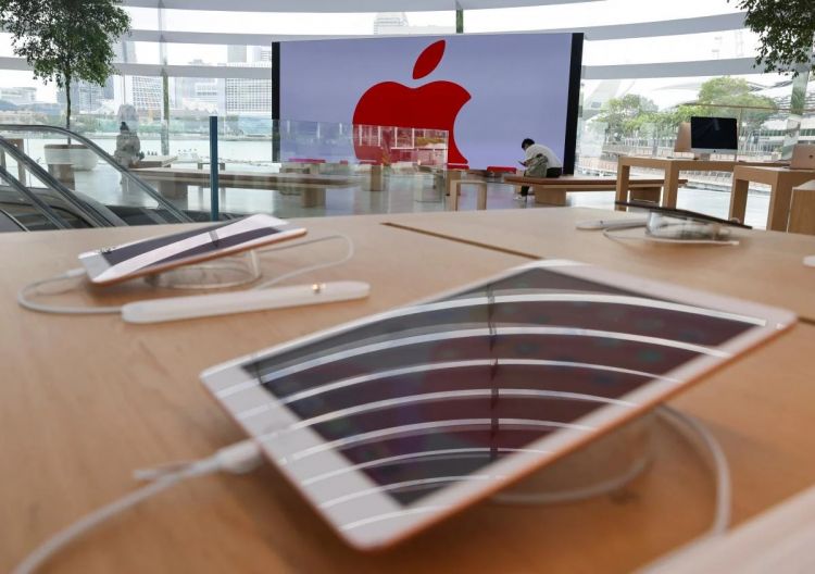 “Apple” telefonlarını Çində böyük endirimlərlə satır