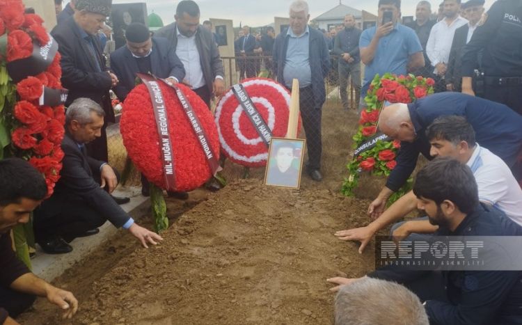 Birinci Qarabağ müharibəsinin şəhidi Zülfüqar Abbasov dəfn edilib -  YENİLƏNİB Birinci Qarabağ müharibəsinin şəhidi Zülfüqar Abbasov dəfn edilib -  YENİLƏNİB