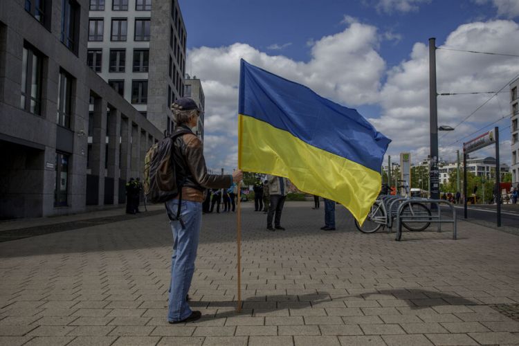 Çexiya ukraynalı qaçqınlardan qazanc əldə edir