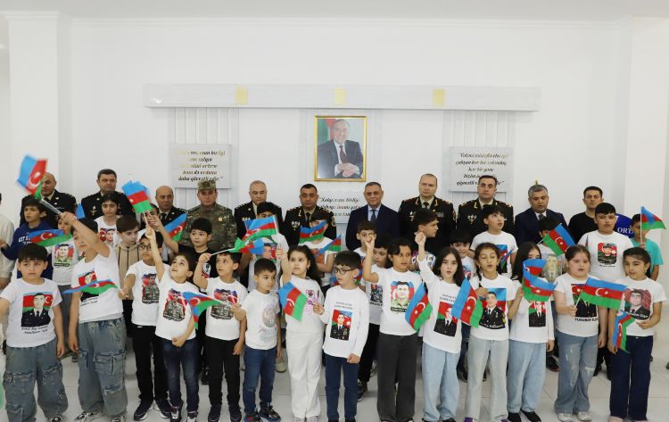 Dövlət Xidməti şəhid övladları üçün bayram təşkil edib - FOTO Dövlət Xidməti şəhid övladları üçün bayram təşkil edib - FOTO