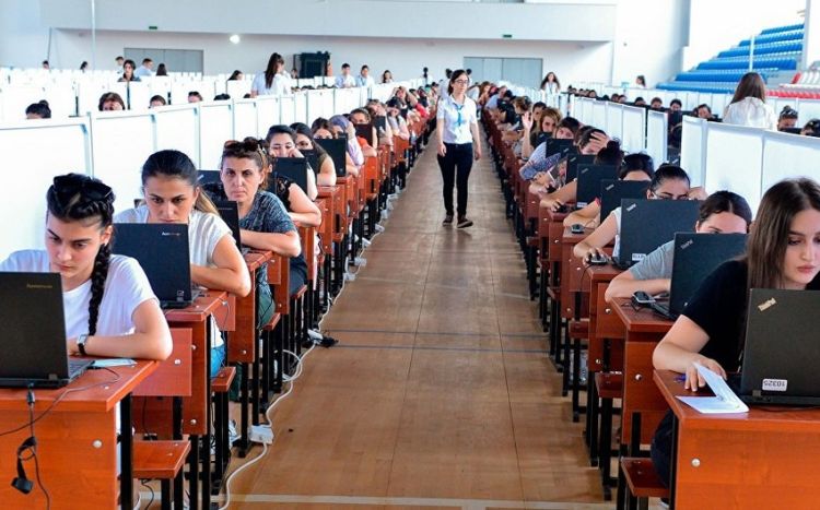 Dörd minə yaxın müəllim təkrar sertifikasiya imtahanından keçə bilməyib Dörd minə yaxın müəllim təkrar sertifikasiya imtahanından keçə bilməyib