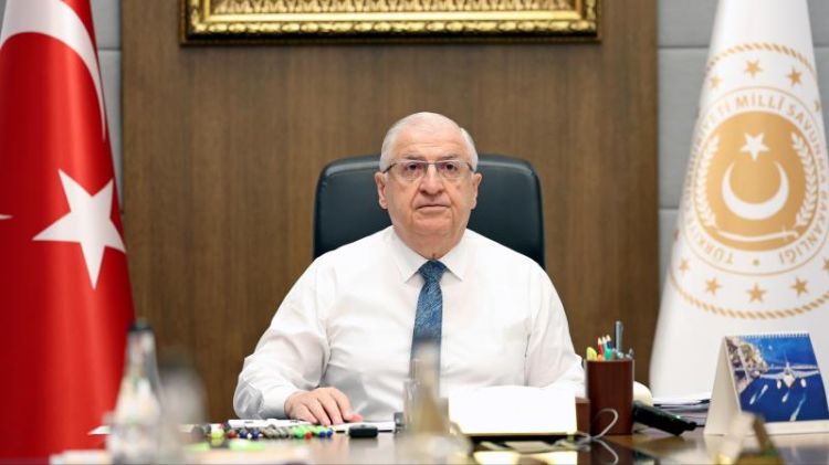 Türkiyənin müdafiə naziri Yaşar Güler NATO toplantısında iştirak etmək üçün Brüsselə gedib Türkiyənin müdafiə naziri Yaşar Güler NATO toplantısında iştirak etmək üçün Brüsselə gedib