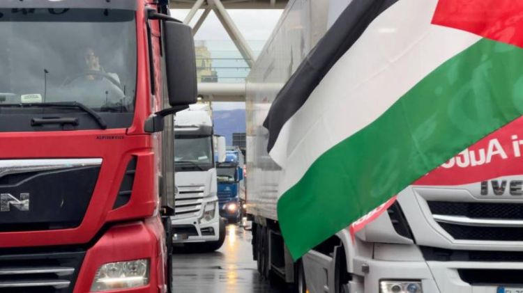 İtaliyada Fələstin tərəfdarları Genuya limanının girişlərini bağlayıb İtaliyada Fələstin tərəfdarları Genuya limanının girişlərini bağlayıb