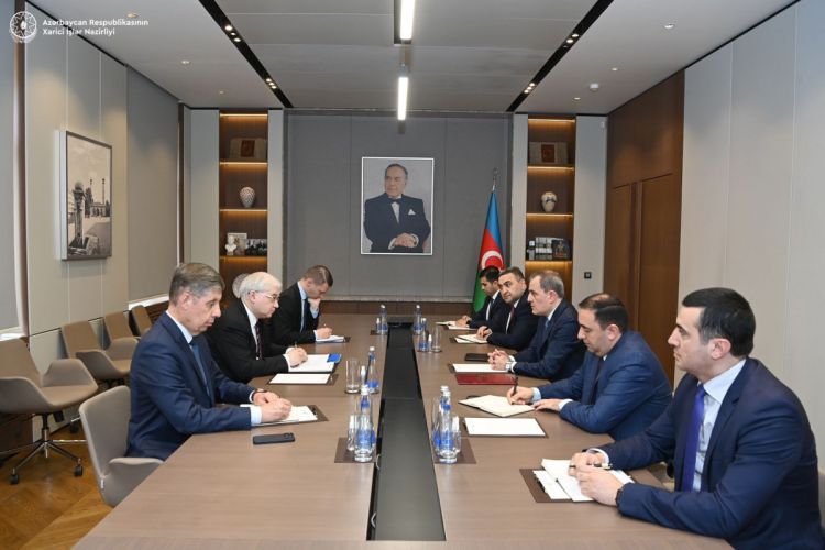 Ceyhun Bayramov İqor Xovayev ilə görüşüb Ceyhun Bayramov İqor Xovayev ilə görüşüb