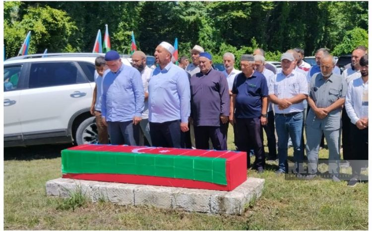 Xaçmazda Birinci Qarabağ müharibəsinin şəhidi Hörmət Baratov dəfn edilib - FOTO - Yenilənib Xaçmazda Birinci Qarabağ müharibəsinin şəhidi Hörmət Baratov dəfn edilib - FOTO - Yenilənib