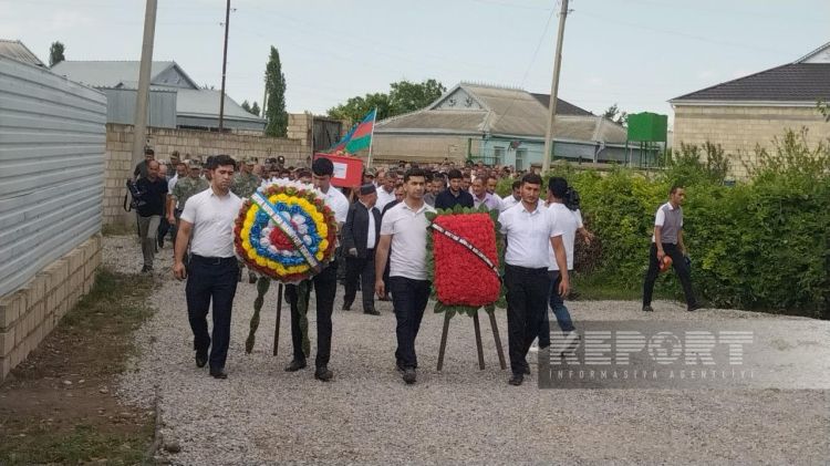 Birinci Qarabağ müharibəsinin şəhidi Fəqan Yaqubov Tərtərdə dəfn edilib -  YENİLƏNİB Birinci Qarabağ müharibəsinin şəhidi Fəqan Yaqubov Tərtərdə dəfn edilib -  YENİLƏNİB