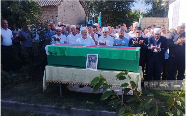 Birinci Qarabağ müharibəsinin şəhidi Yasin Əbdürəhmanov Ağdaşda dəfn edilib - FOTO - YENİLƏNİB Birinci Qarabağ müharibəsinin şəhidi Yasin Əbdürəhmanov Ağdaşda dəfn edilib - FOTO - YENİLƏNİB
